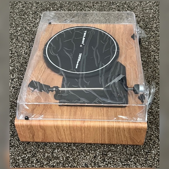 Tanlanin Vintage Style Tabletop Bluetooth Turntable Player - Picture 5 of 13